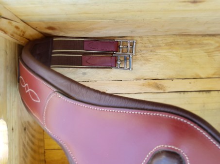 Two tone fancy stitch girth 